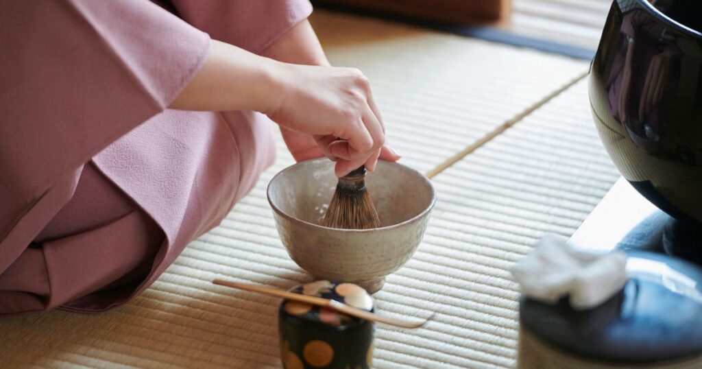 Comment préparer le matcha ? Usucha et koicha expliqués pas à pas
