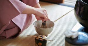 Comment préparer le matcha ? Usucha et koicha expliqués pas à pas